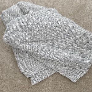 queen size throw in perfect condition.